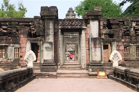 ピマーイ歴史公園、タイのクメール遺跡を訪れる エンジョイ・アジア