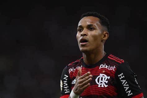 Flamengo vende o atacante Lázaro para o Almería da Espanha por R 36