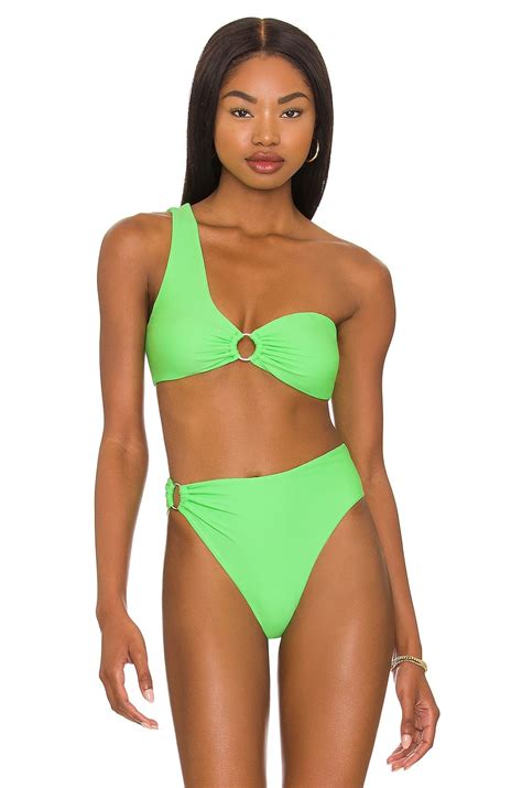 30 Best Swimsuits To Downplay Broad Shoulders