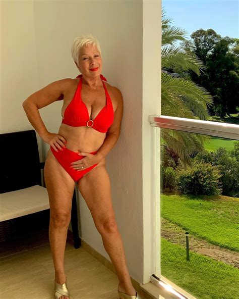 Loose Women S Denise Welch Poses In Bikini To Celebrate Years Since