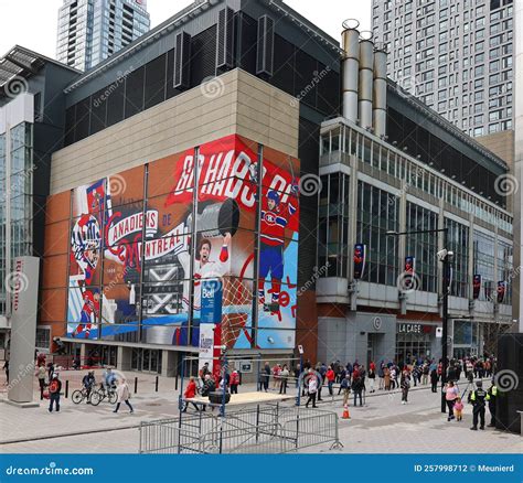 Bell Centre Mural Permanent Urban Graffiti Celebrates `generations Of