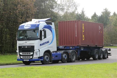 Maritime KV13 DYS Volvo FH Briggate Lodge 24th October Flickr