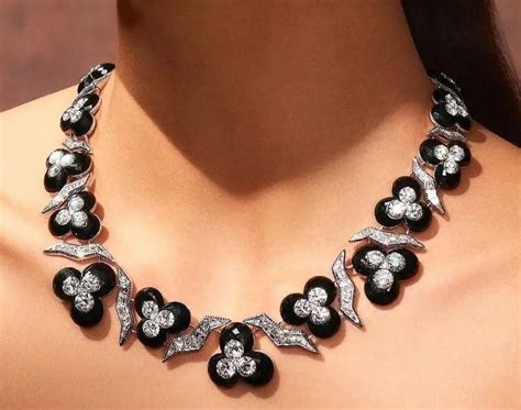 Pin By Charishma Sheth On Diamondsssss Gold Jewelry Fashion Necklace