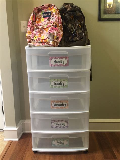 School week clothes organizer! 📚 ️ ️ | School clothes organization, Clothes organization diy ...