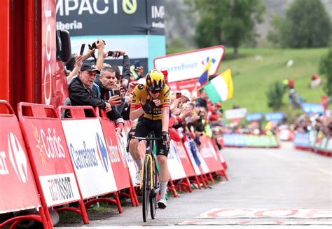 Vingegaard assure une victoire d étape émouvante sur la Vuelta a España