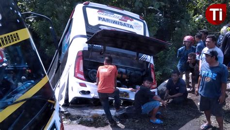 Begini Kronologi Kecelakaan Bus Wisata Rombongan Guru Tk Di Blitar