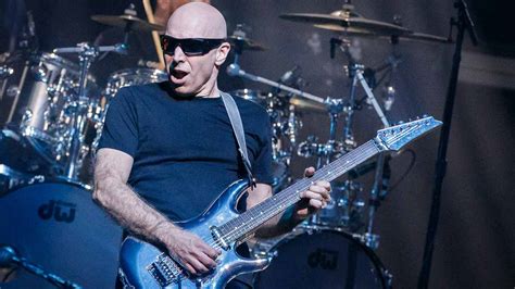 Lacarne Magazine ﻿joe Satriani Su Historia Y Sus 5 Mejores Temas