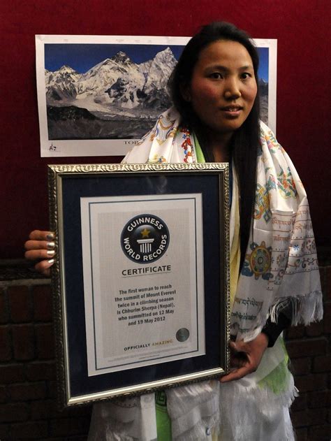 Nepalese Woman Scales Everest Twice In One Season Abc News