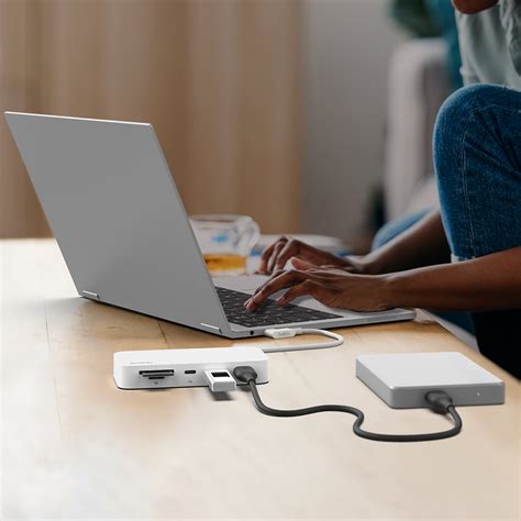 Hub Belkin Usb C Multipuerto En Con Soporte Belkin El Corte Ingl S