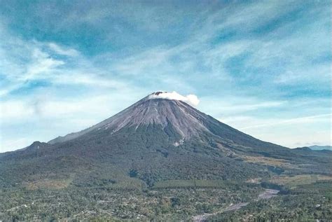 Status Gunung Semeru Turun Jadi Waspada Akses Pendakian Masih Ditutup