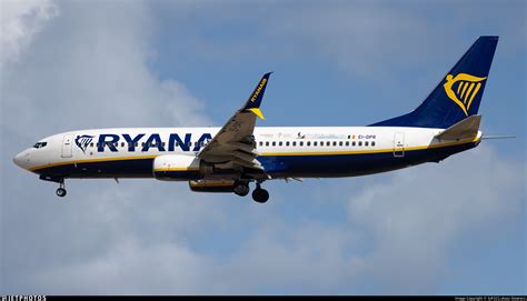 EI DPR Boeing 737 8AS Ryanair Lukasz Stawiarz JetPhotos