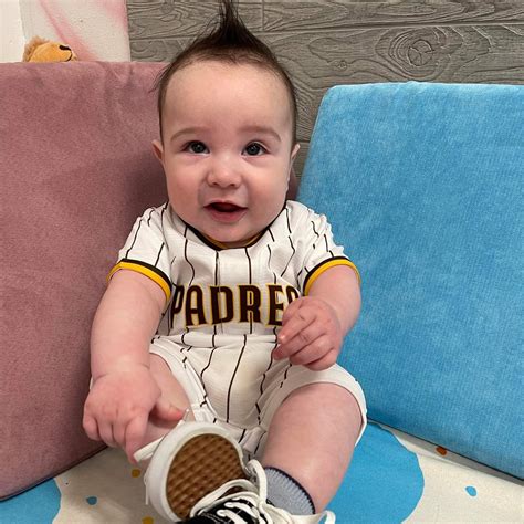 Edwin's Cleveland Ohio restaurant provides a second chance for many 9