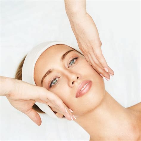 Chemical Peels For Acne Scars Treatment In Dubai — A Comprehensive Guide By Dynamic Clinic