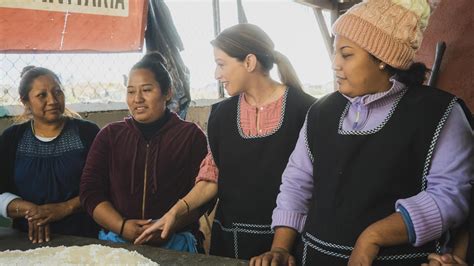 La Frontera With Pati Jinich Preview Back To The Middle Cascade PBS