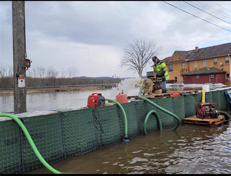 Mississippi River Flooding Prompts Evacuations Sandbagging Wbbj Tv