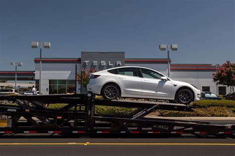 Tesla Recalls 362758 Cars Due To Full Self Driving Crash Risk Tsla