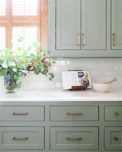 Muted green kitchen || Colour in the kitchen - FIRST SENSE | Kitchen ...