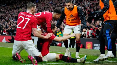 Man Utd 3 1 Fulham Willian Mitrovic Marco Silva Sent Off As Red