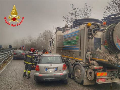 Incidente A Mandello Del Lario 7 Auto Coinvolte Statale 36 Chiusa