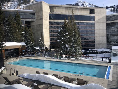 Cliff Lodge Snowbird Ski Guide