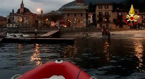 Si Tuffa Di Notte Nel Lago Maggiore E Non Riemerge Morto Un Giovane Di