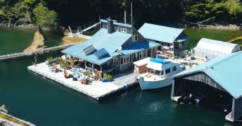 Man Builds His Own Floating Off Grid Home And Gives A Peek At The