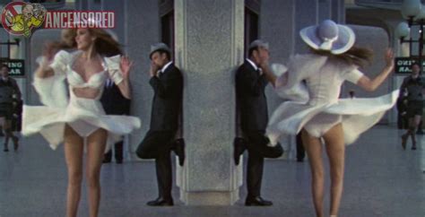 Голая Ракель Уэлч в Myra Breckinridge