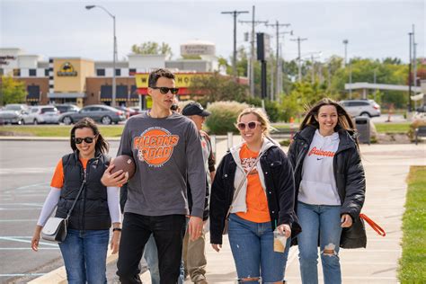 In photos: Family Weekend 2022 introduces Falcon Families to BGSU