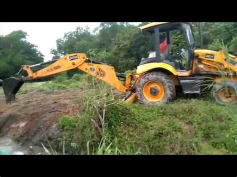 JCB Backhoe Cari Makan Korek Parit YouTube