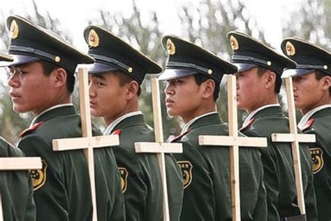 Chinese Police Training For The Military Parade (5 pics)