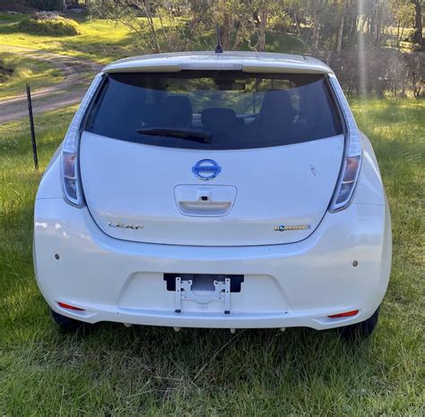 Nissan Leaf AEZO 2017 White 30kwh Kilowatt Cars