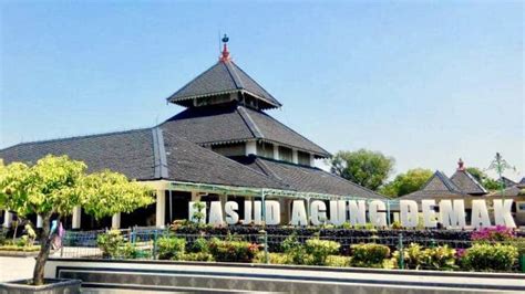 Masjid Bersejarah Di Indonesia Perkembangan Islam Nusantara