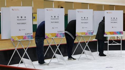 South Korea Votes In Elections Seen As Referendum On Yoon Sunonline