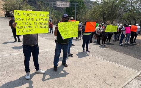 Bloquean La Entrada A Chichihualco Piden Desplazados Seguridad Para