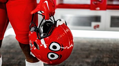 Big Red Helmets Will Be The Talk Of The Western Kentucky Vs Utep Game