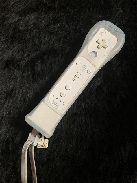 Nintendo WII controller, Video Gaming, Gaming Accessories, Controllers ...