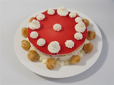 Himbeer Windbeutel Torte