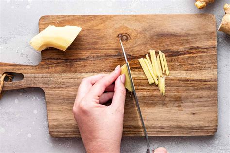 How To Cut Ginger Peel Slice Julienne Chop Mince And Grate