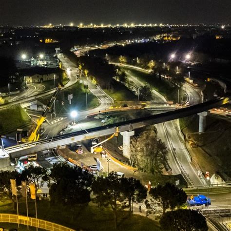 Rondò delle Valli posato il nuovo ponte La foto spettacolare dall