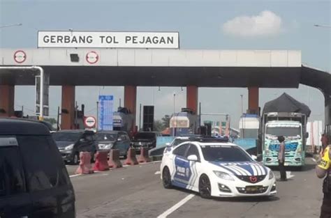 Jelang Nataru Tarif Tol Pejagan Pemalang Diskon Persen Smpantura