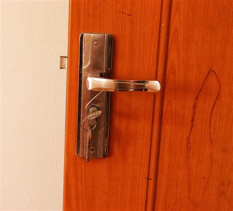 Modern design door door lock handle,enterance door handle with keys,metal door handle in white ...