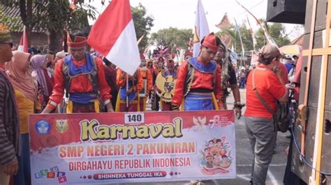 Ikut Serta Karnaval Hut Ri Siswa Smpn 2 Pakuniran Torehkan Segudang Prestasi