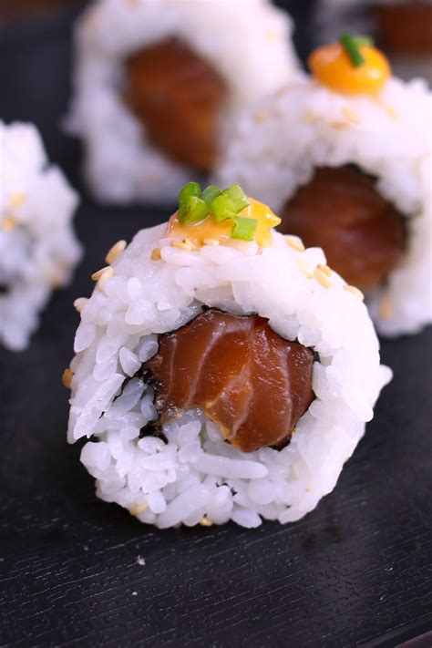 Tuna Nigiri (How to Make Tuna Sushi)