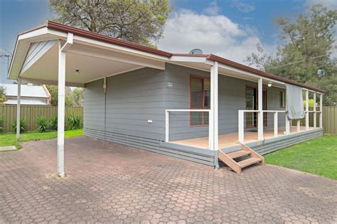 Deluxe Villa Aspen Holidays Adelaide Caravan Park