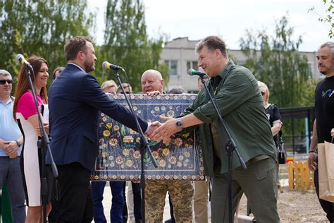 Rebuilding Ukraine | ESTDEV