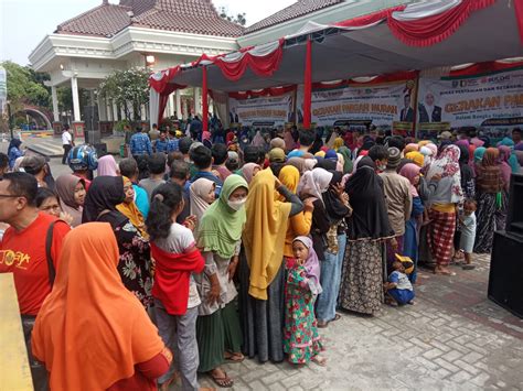 Pemprov Jatim Gelar Pasar Murah Di Lamongan Stabilkan Harga Pangan