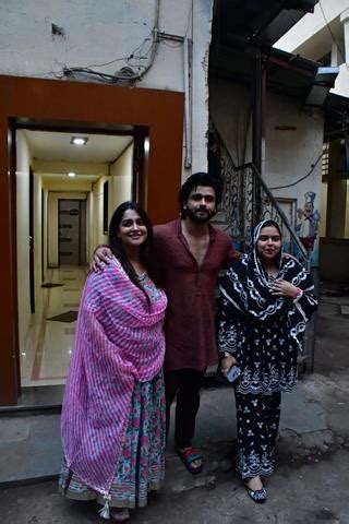 Shoaib Ibrahim With Wife Dipika Kakkar And Sister Sab Ibrahim Picture