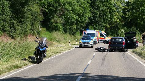 Unfall Bei Bietigheim Motorradfahrer St Rzt Auf Stra E Und Wird Von