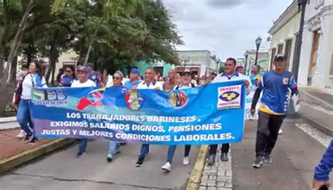 Docentes En Barinas Marchan Por Reivindicaciones Laborales Y Entregan