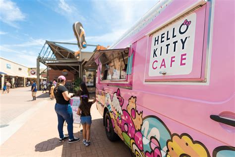 Hello Kitty Cafe Truck Returns To San Antonio Saturday San Antonio San Antonio Current